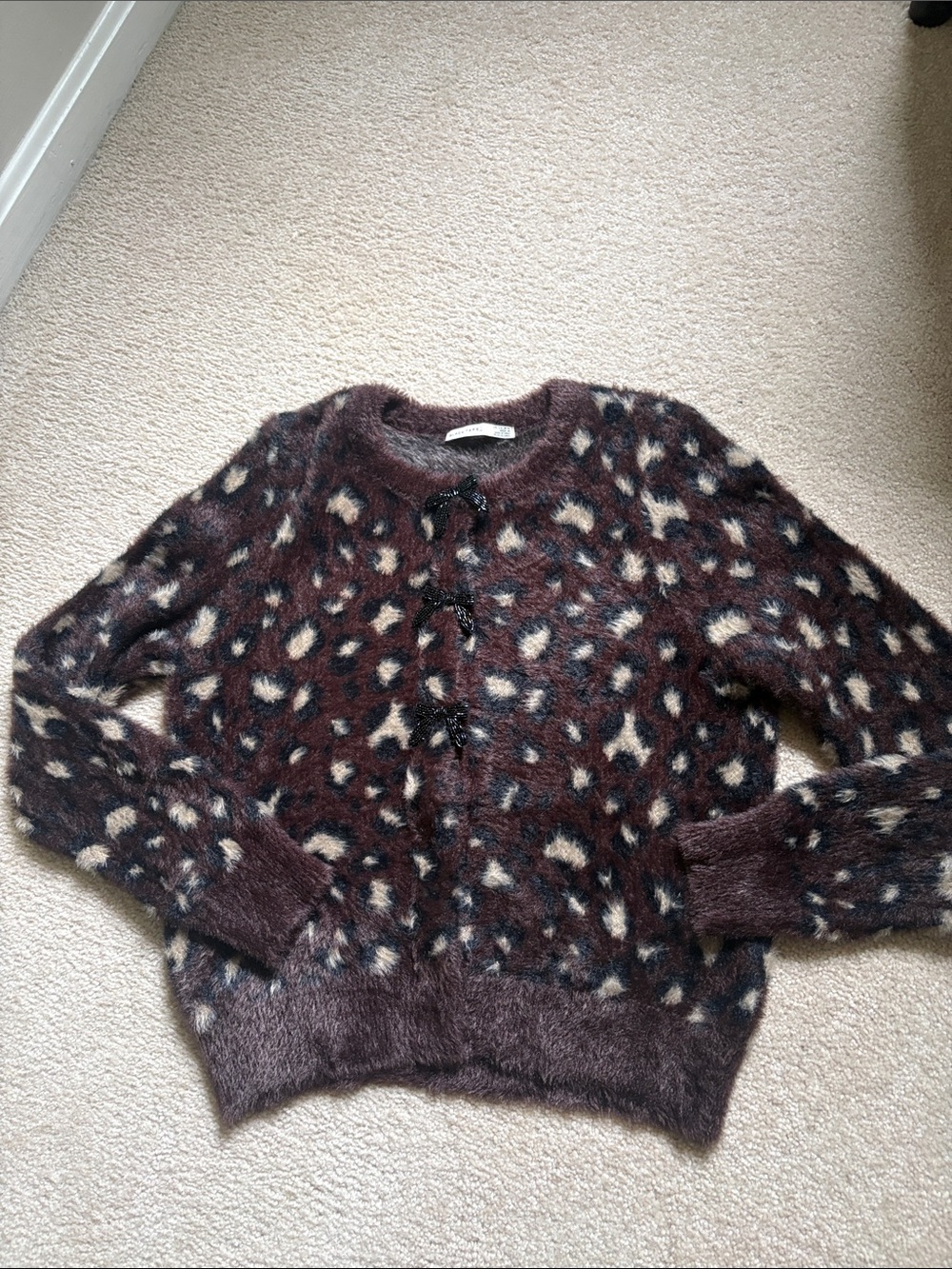 BLACK TAPE_ , Fuzzy Animal Print Cardigan w bow snaps, SZ M, NWOT